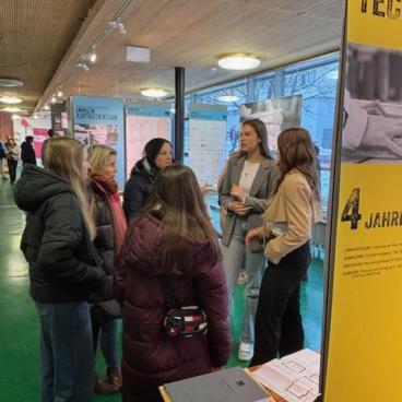 Besucherinnen und Besucher Tag der offenen Tür