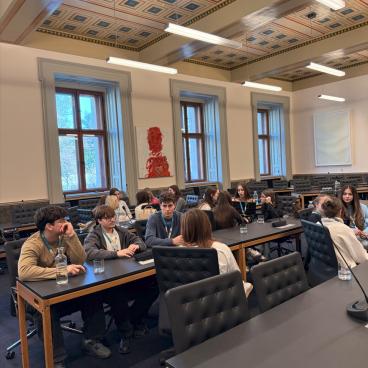Schüler*innen im Parlament