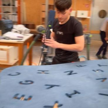 Schüler:innen bei der Arbeit