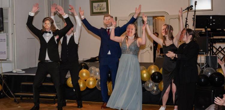2013 Ball 09