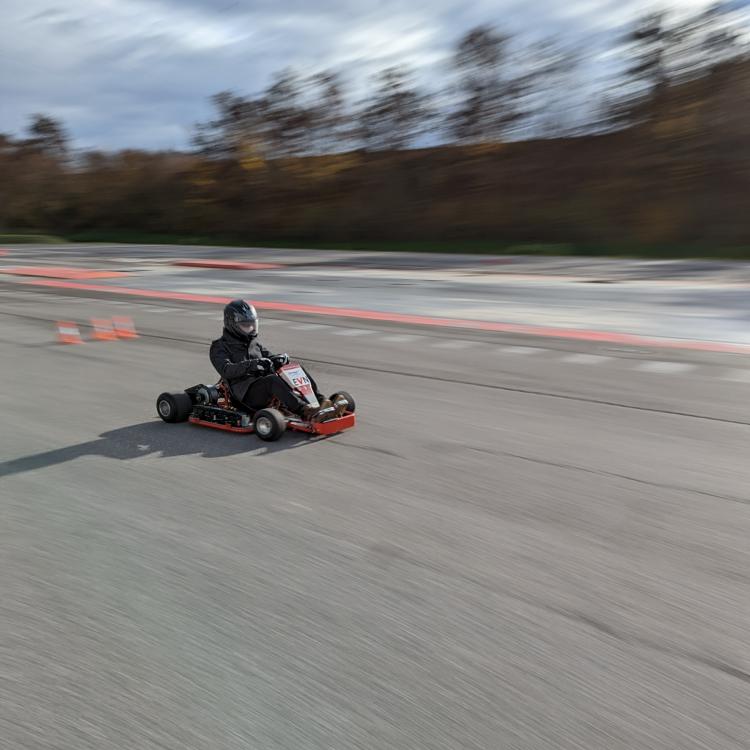 Schüler in Go-Kart