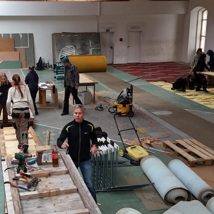 Projektarbeit in der Sporthalle Pottendorf