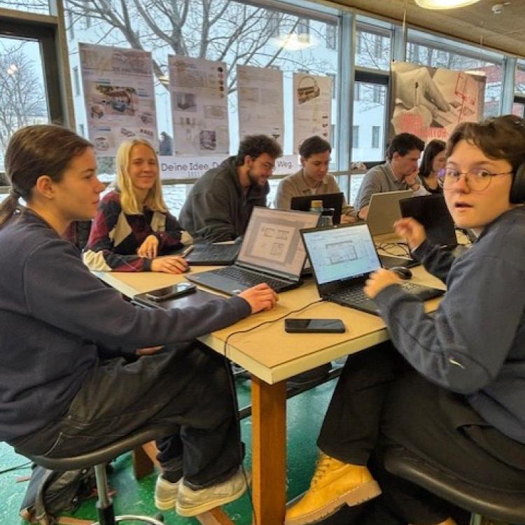 Besucherinnen und Besucher Tag der offenen Tür