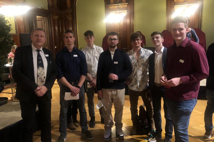 Jugend trifft Erfahrung im Palais Eschenbach