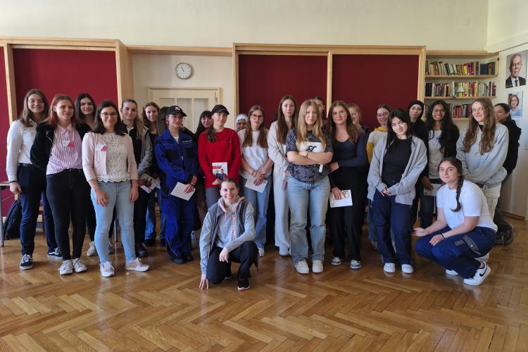 Gruppenfoto der Technikerinnen