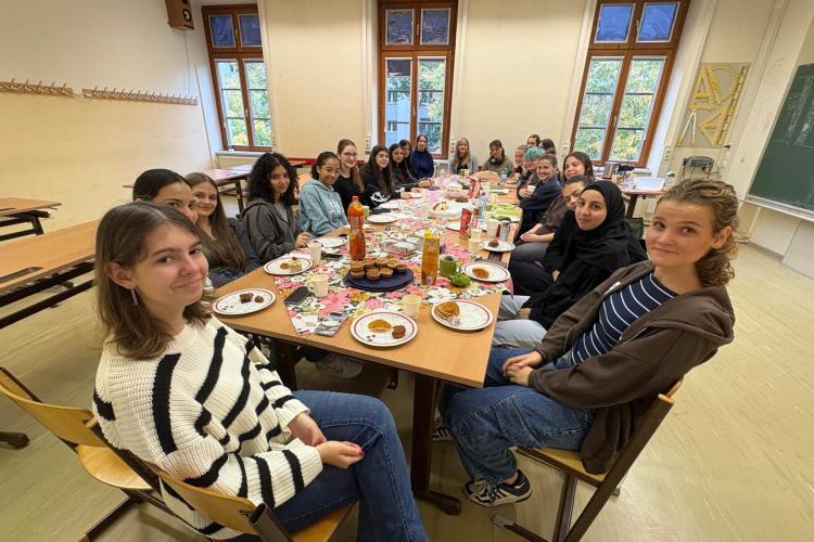 Die Mädchen der Abteilung Elektronik und Technische Informatik