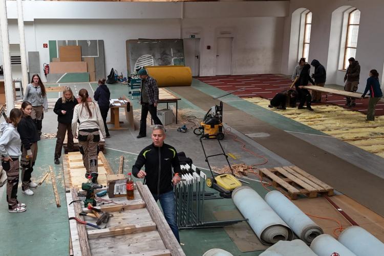Projektarbeit in der Sporthalle Pottendorf
