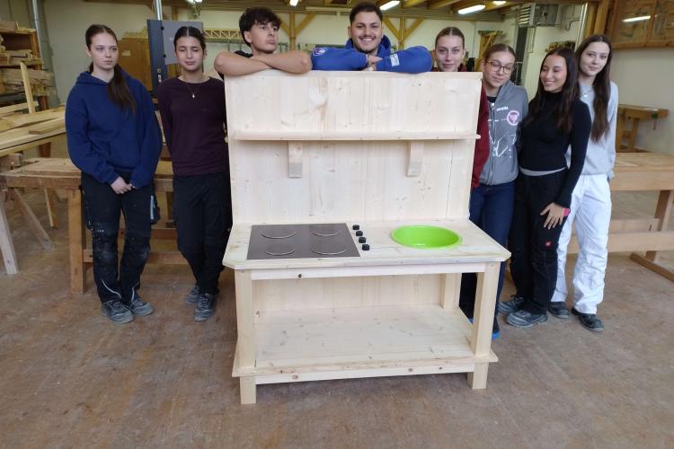 Gatschküche mit Schjülern