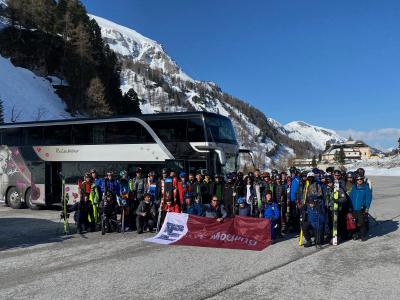 Gruppenfoto Ski