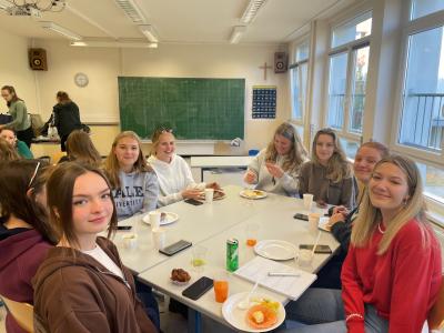Mädchenfrühstück bei Wirtschaftsingenieuren