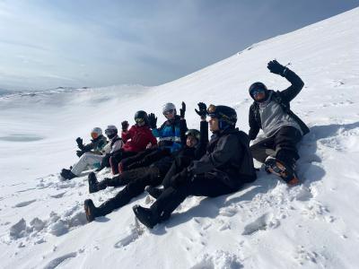 SchülerInnen am Skikurs