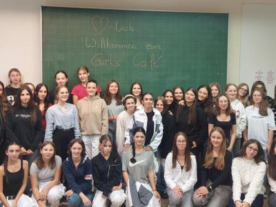 Schülerinnen beim Girls Cafe