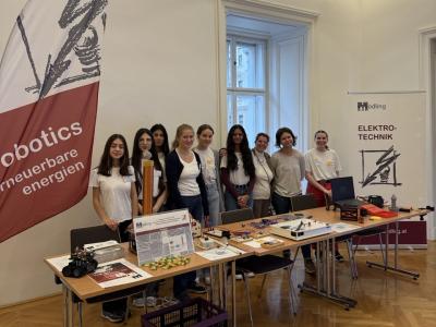Schülerinnen der Abteilung Elektrotechnik beim Girls! Tech up